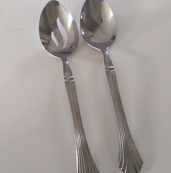 Wesley Forge 32 pcs. Flatware knife Spoons, Dinner Forks - Picture 11 of 11